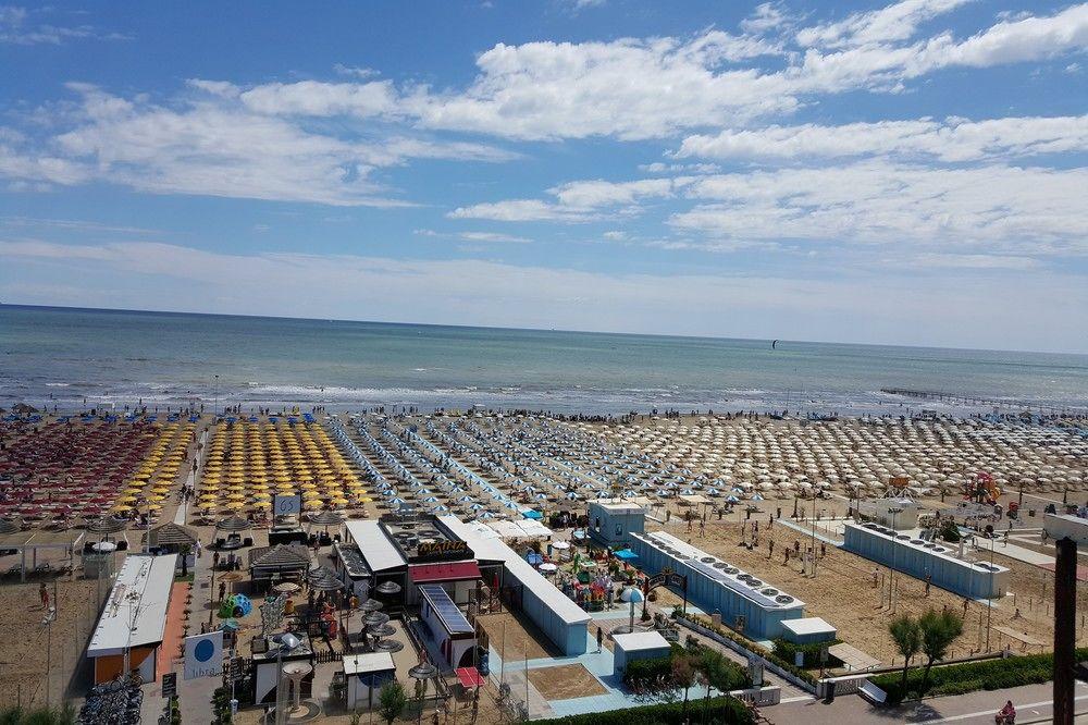 Hotel Audi Frontemare Rimini Exterior photo