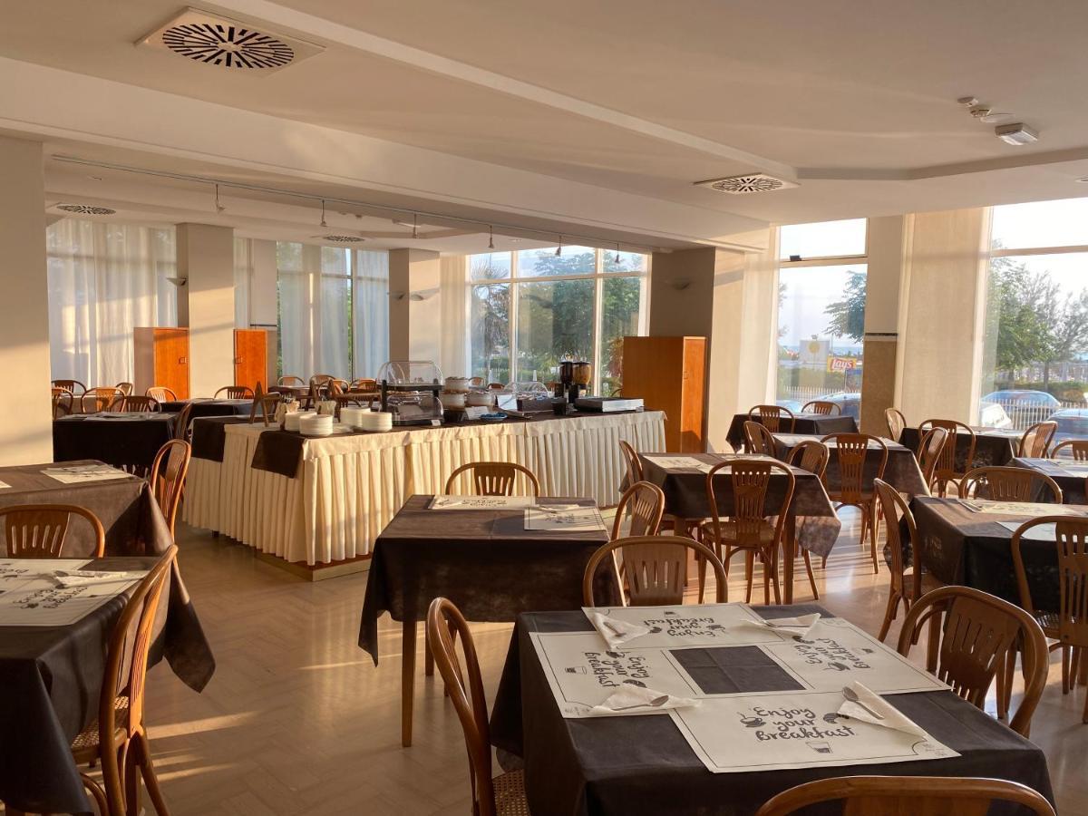 Hotel Audi Frontemare Rimini Exterior photo